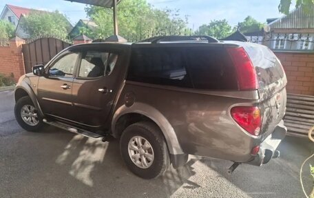 Mitsubishi L200 IV рестайлинг, 2013 год, 2 000 000 рублей, 2 фотография