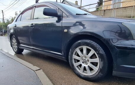 Toyota Avensis III рестайлинг, 2005 год, 600 000 рублей, 3 фотография
