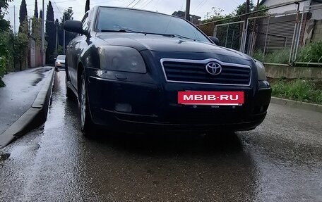 Toyota Avensis III рестайлинг, 2005 год, 600 000 рублей, 2 фотография