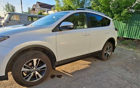 Toyota RAV4, 2018 год, 2 700 000 рублей, 2 фотография