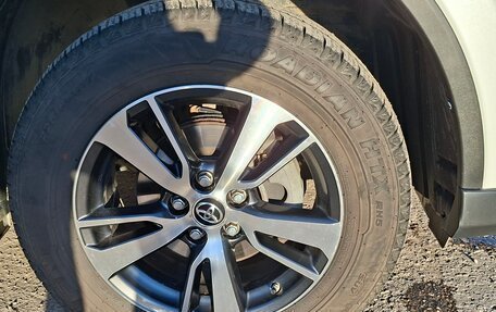 Toyota RAV4, 2018 год, 2 700 000 рублей, 7 фотография