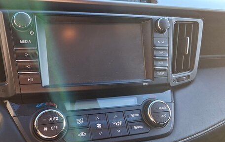 Toyota RAV4, 2018 год, 2 700 000 рублей, 11 фотография