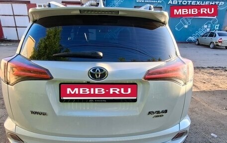 Toyota RAV4, 2018 год, 2 700 000 рублей, 4 фотография