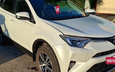 Toyota RAV4, 2018 год, 2 700 000 рублей, 28 фотография