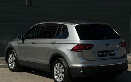 Volkswagen Tiguan II, 2021 год, 2 860 000 рублей, 8 фотография