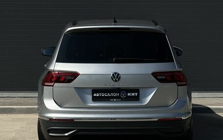 Volkswagen Tiguan II, 2021 год, 2 860 000 рублей, 7 фотография