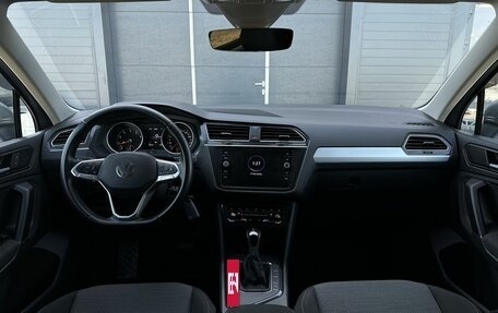 Volkswagen Tiguan II, 2021 год, 2 860 000 рублей, 11 фотография