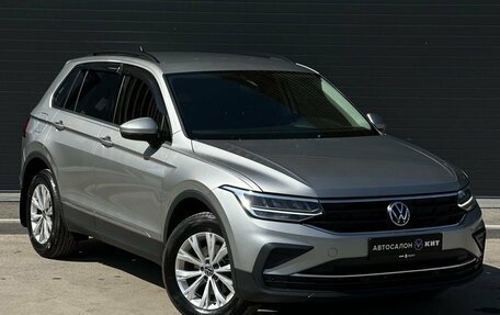 Volkswagen Tiguan II, 2021 год, 2 860 000 рублей, 3 фотография