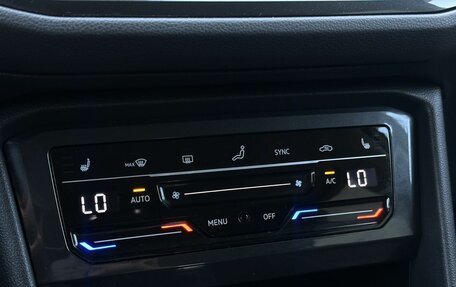 Volkswagen Tiguan II, 2021 год, 2 860 000 рублей, 18 фотография
