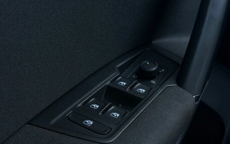 Volkswagen Tiguan II, 2021 год, 2 860 000 рублей, 21 фотография
