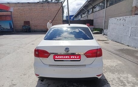 Volkswagen Jetta VI, 2013 год, 700 000 рублей, 24 фотография