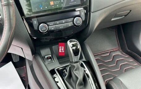 Nissan Qashqai, 2022 год, 1 800 000 рублей, 4 фотография