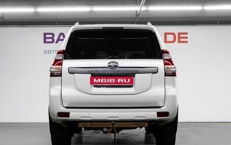 Toyota Land Cruiser Prado 150 рестайлинг 2, 2014 год, 4 100 000 рублей, 7 фотография