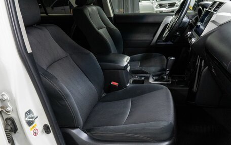 Toyota Land Cruiser Prado 150 рестайлинг 2, 2014 год, 4 100 000 рублей, 19 фотография