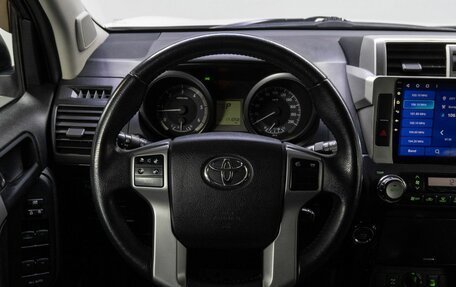 Toyota Land Cruiser Prado 150 рестайлинг 2, 2014 год, 4 100 000 рублей, 21 фотография