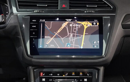 Volkswagen Tiguan II, 2021 год, 2 880 000 рублей, 12 фотография