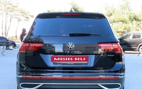 Volkswagen Tiguan II, 2021 год, 3 660 000 рублей, 3 фотография