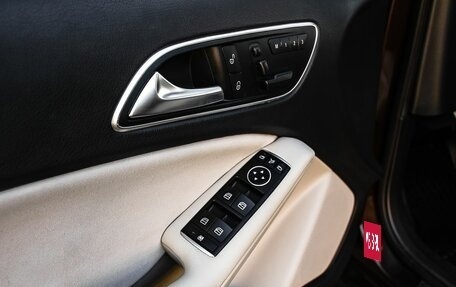 Mercedes-Benz GLA, 2014 год, 1 850 000 рублей, 29 фотография