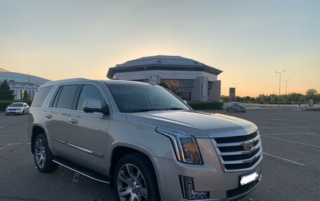 Cadillac Escalade IV, 2016 год, 5 200 000 рублей, 1 фотография