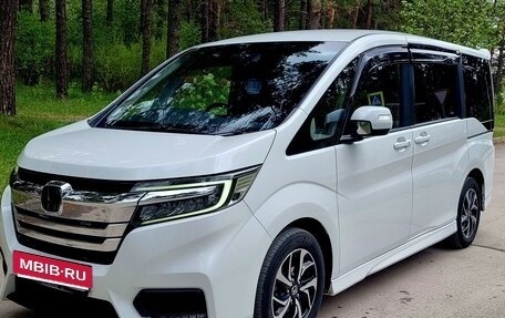 Honda Stepwgn IV, 2019 год, 2 400 000 рублей, 1 фотография
