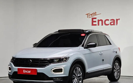 Volkswagen T-Roc I, 2022 год, 2 300 000 рублей, 1 фотография