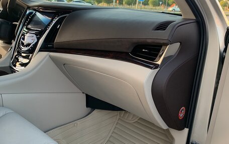 Cadillac Escalade IV, 2016 год, 5 200 000 рублей, 10 фотография