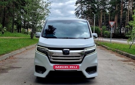 Honda Stepwgn IV, 2019 год, 2 400 000 рублей, 2 фотография