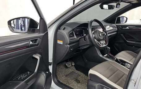 Volkswagen T-Roc I, 2022 год, 2 300 000 рублей, 5 фотография