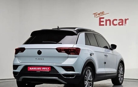 Volkswagen T-Roc I, 2022 год, 2 300 000 рублей, 3 фотография
