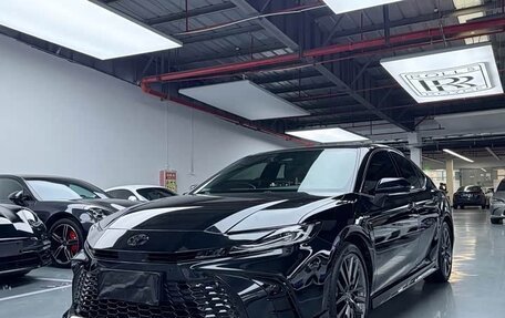 Toyota Camry, 2025 год, 3 800 000 рублей, 2 фотография