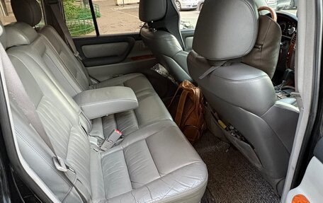 Toyota Land Cruiser 100 рестайлинг 2, 2006 год, 2 200 000 рублей, 10 фотография