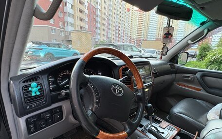 Toyota Land Cruiser 100 рестайлинг 2, 2006 год, 2 200 000 рублей, 11 фотография