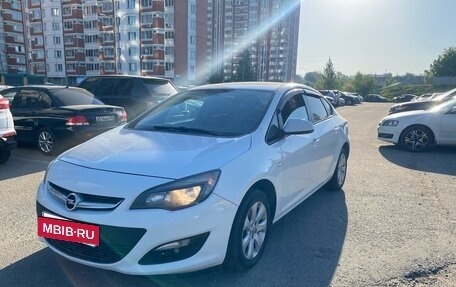 Opel Astra J, 2014 год, 710 000 рублей, 2 фотография