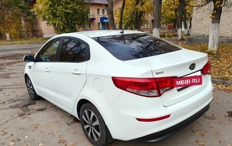 KIA Rio III рестайлинг, 2015 год, 1 034 000 рублей, 18 фотография