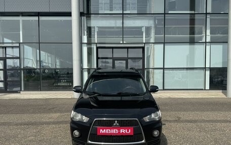 Mitsubishi Outlander III рестайлинг 3, 2011 год, 1 050 000 рублей, 6 фотография