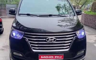 Hyundai Grand Starex Grand Starex I рестайлинг 2, 2019 год, 4 200 000 рублей, 1 фотография