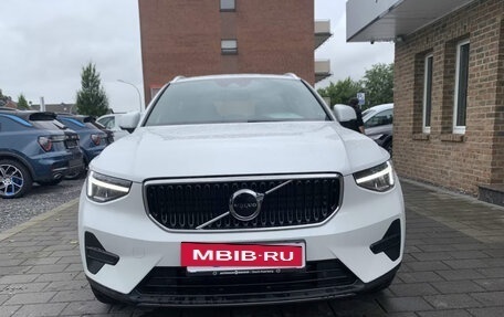 Volvo XC40 I, 2023 год, 2 733 623 рублей, 2 фотография