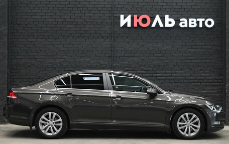 Volkswagen Passat B8 рестайлинг, 2015 год, 1 360 000 рублей, 9 фотография