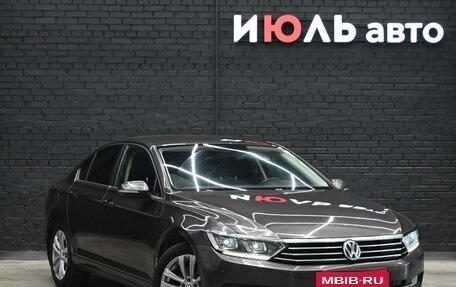 Volkswagen Passat B8 рестайлинг, 2015 год, 1 360 000 рублей, 3 фотография
