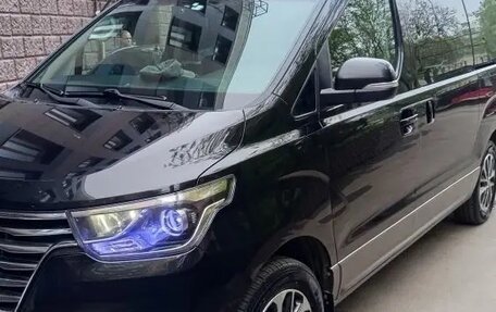 Hyundai Grand Starex Grand Starex I рестайлинг 2, 2019 год, 4 200 000 рублей, 4 фотография