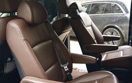 Hyundai Grand Starex Grand Starex I рестайлинг 2, 2019 год, 4 200 000 рублей, 11 фотография