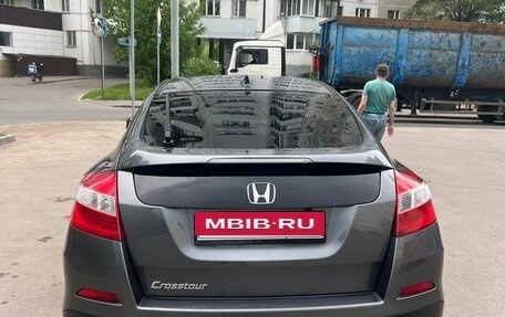 Honda Crosstour I рестайлинг, 2014 год, 2 200 000 рублей, 6 фотография