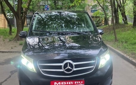 Mercedes-Benz V-Класс, 2017 год, 2 840 000 рублей, 2 фотография
