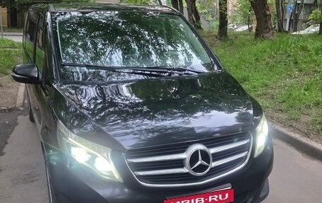 Mercedes-Benz V-Класс, 2017 год, 2 840 000 рублей, 3 фотография