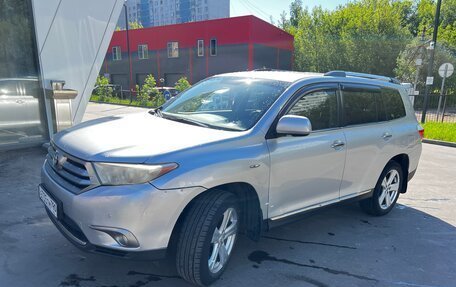 Toyota Highlander III, 2012 год, 1 765 000 рублей, 2 фотография