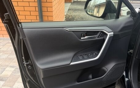 Toyota RAV4, 2024 год, 4 400 000 рублей, 6 фотография