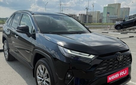 Toyota RAV4, 2024 год, 4 400 000 рублей, 2 фотография