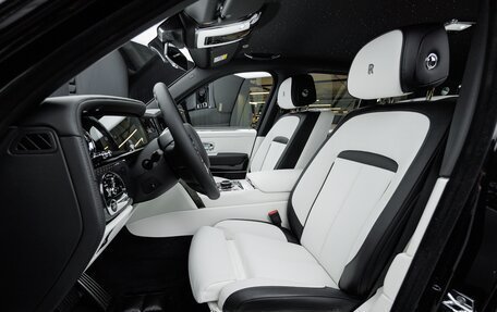 Rolls-Royce Cullinan, 2026 год, 77 000 000 рублей, 14 фотография