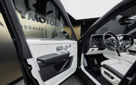 Rolls-Royce Cullinan, 2026 год, 77 000 000 рублей, 13 фотография