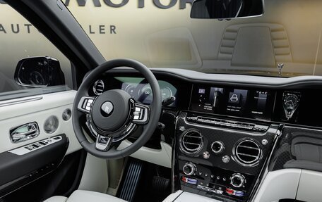 Rolls-Royce Cullinan, 2026 год, 77 000 000 рублей, 25 фотография